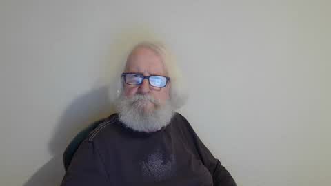 Snapshot of onanister chatting on March 5, 8:55 pm Somewhere over the rainbow online show from March 5, 8:55 pm