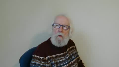 Snapshot of onanister chatting on January 30, 7:50 am Somewhere over the rainbow online show from January 30, 7:50 am