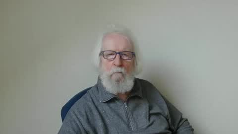 Snapshot of onanister chatting on February 10, 8:31 am Somewhere over the rainbow online show from February 10, 8:31 am