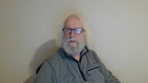 Snapshot of onanister chatting on January 2, 9:50 pm Somewhere over the rainbow online show from January 2, 9:50 pm