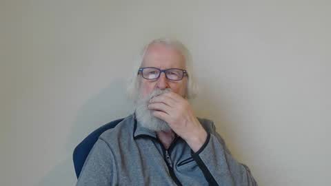 Snapshot of onanister chatting on March 12, 8:08 am Somewhere over the rainbow online show from March 12, 8:08 am