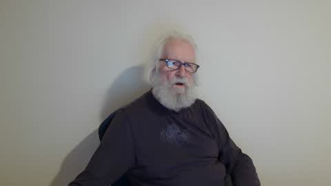 Snapshot of onanister chatting on March 3, 9:34 pm Somewhere over the rainbow online show from March 3, 9:34 pm