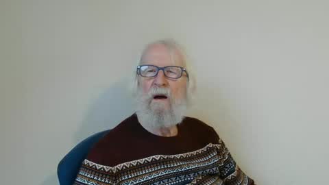 Snapshot of onanister chatting on February 4, 8:13 am Somewhere over the rainbow online show from February 4, 8:13 am