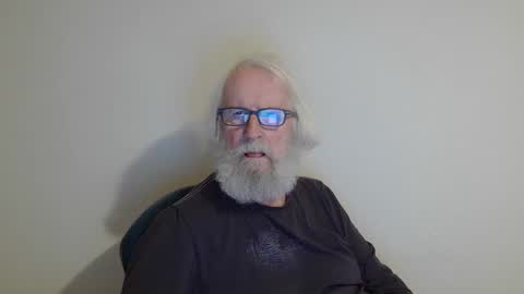 Snapshot of onanister chatting on March 10, 8:56 pm Somewhere over the rainbow online show from March 10, 8:56 pm