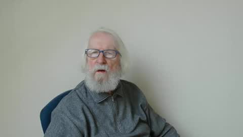 Snapshot of onanister chatting on February 9, 7:49 am Somewhere over the rainbow online show from February 9, 7:49 am