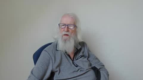 Snapshot of onanister chatting on December 24, 8:22 am Somewhere over the rainbow online show from December 24, 8:22 am