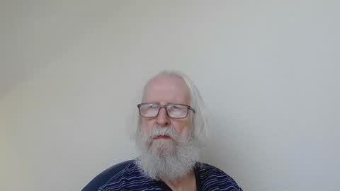 Snapshot of onanister chatting on October 5, 7:12 am Somewhere over the rainbow online show from October 5, 7:12 am