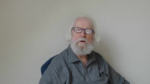 Snapshot of onanister chatting on February 15, 7:38 am Somewhere over the rainbow online show from February 15, 7:38 am