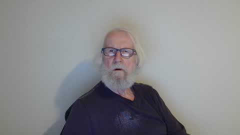 Snapshot of onanister chatting on January 20, 9:01 pm Somewhere over the rainbow online show from January 20, 9:01 pm