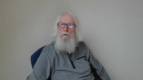 Snapshot of onanister chatting on December 11, 1:33 pm Somewhere over the rainbow online show from December 11, 1:33 pm