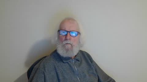 Snapshot of onanister chatting on February 20, 6:46 pm Somewhere over the rainbow online show from February 20, 6:46 pm