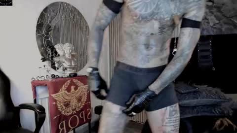 Snapshot of onceagain97_ chatting on October 12, 10:37 pm     ... online show from October 12, 10:37 pm