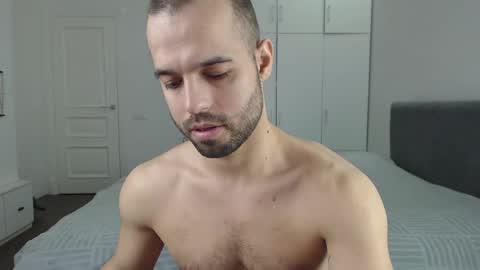 onebestlover online show from March 8, 9:46 am