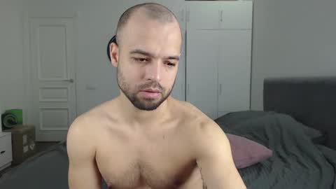 onebestlover online show from January 13, 9:30 am