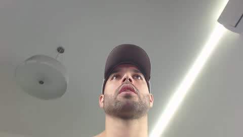 onebestlover online show from March 11, 8:20 pm