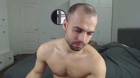 onebestlover online show from February 1, 11:32 am