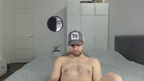 onebestlover online show from March 12, 9:34 am