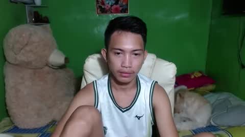 Snapshot of onebigloadxxx chatting on December 17, 11:17 am Wyn Will serve you and be your slave online show from December 17, 11:17 am