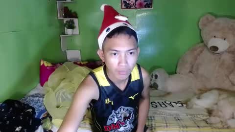 Snapshot of onebigloadxxx chatting on December 11, 7:32 am Wyn Will serve you and be your slave online show from December 11, 7:32 am