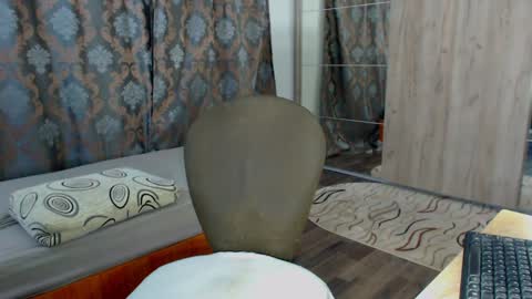 oneboy1x1 online show from January 19, 4:01 am