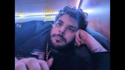 onecrew1 online show from October 13, 5:52 pm