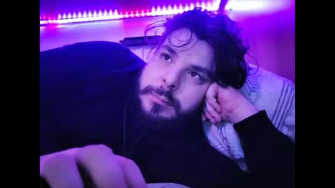 onecrew1 online show from January 3, 1:47 pm