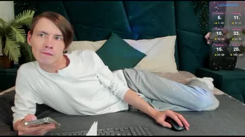 Erick  online show from February 28, 9:44 pm