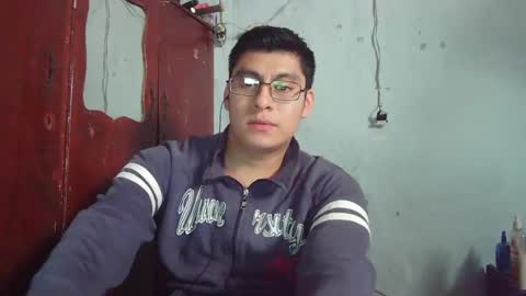 oomaurooo online show from February 9, 10:00 pm