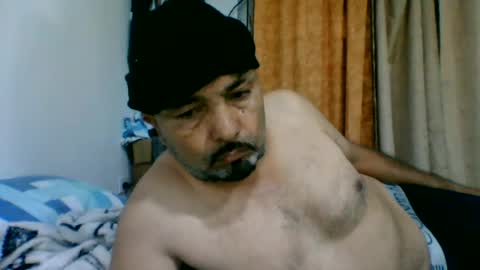 oscarjhe3512 online show from June 14, 2:09 am