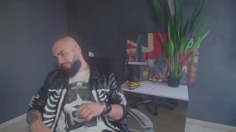OscarWills online show from June 1, 4:57 am