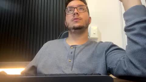 Snapshot of osomalicioso chatting on October 23, 5:00 am juan online show from October 23, 5:00 am