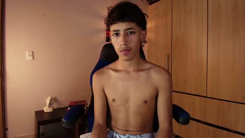 ostin 18hot online show from January 8, 10:48 pm