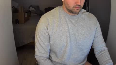 Snapshot of outside1991 chatting on December 14, 9:02 pm outside1991 online show from December 14, 9:02 pm