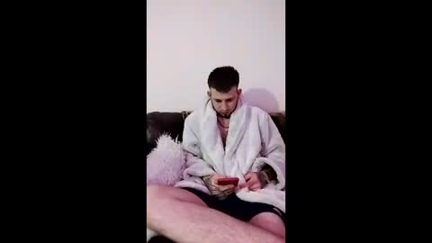 Owen kayz online show from March 25, 11:20 pm