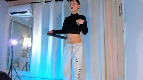 owen_stone1 online show from July 10, 12:36 am