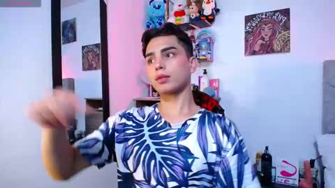 Owen  Independent model  online show from February 3, 6:22 am