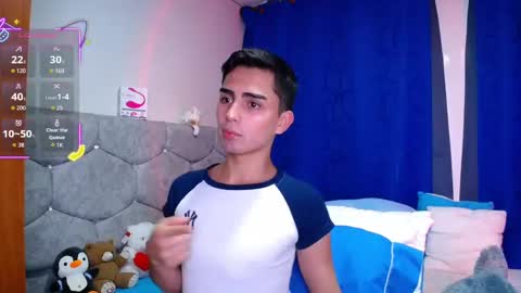 Snapshot of owenblue__ chatting on September 18, 9:28 pm Owen  Independent model  online show from September 18, 9:28 pm