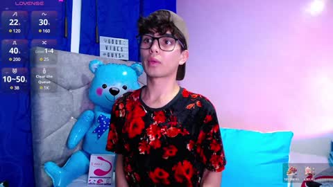 Snapshot of owenblue__ chatting on December 29, 4:59 am Owen  Independent model  online show from December 29, 4:59 am