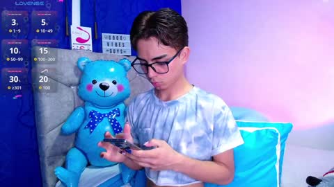 Snapshot of owenblue__ chatting on January 25, 7:06 am Owen  Independent model  online show from January 25, 7:06 am