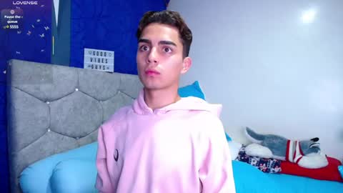 Snapshot of owenblue__ chatting on February 27, 8:06 am Owen  Independent model  online show from February 27, 8:06 am