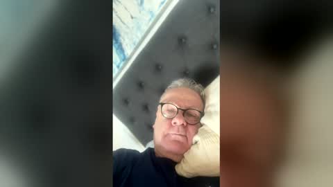 ozhairybearxxxx online show from May 3, 6:16 am