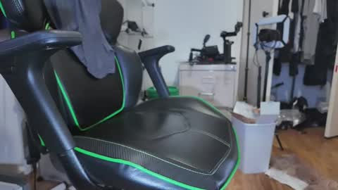 ozmsg online show from February 3, 2:25 am