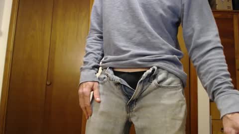 Snapshot of paddleme100 chatting on December 13, 11:28 pm Paddle me online show from December 13, 11:28 pm