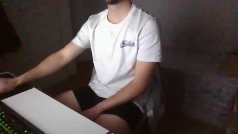 pajaritosenelaire online show from April 4, 9:39 am