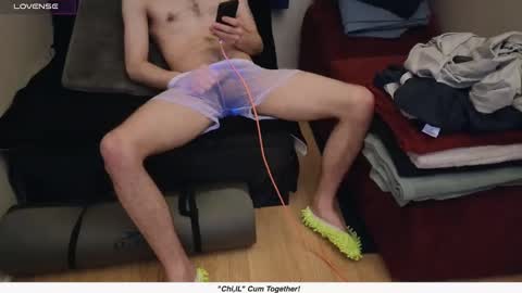 Snapshot of pantslesstraveler_plt chatting on February 24, 12:16 pm PantsLessTraveler online show from February 24, 12:16 pm