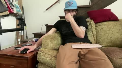 Snapshot of pantslesstraveler_plt chatting on September 21, 5:57 pm PantsLessTraveler online show from September 21, 5:57 pm