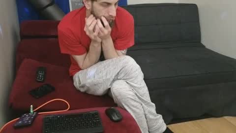 Snapshot of pantslesstraveler_plt chatting on February 19, 10:12 am PantsLessTraveler online show from February 19, 10:12 am