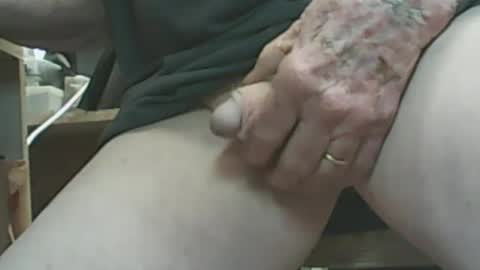 Snapshot of papajb70 chatting on September 30, 3:34 am papajb70 online show from September 30, 3:34 am