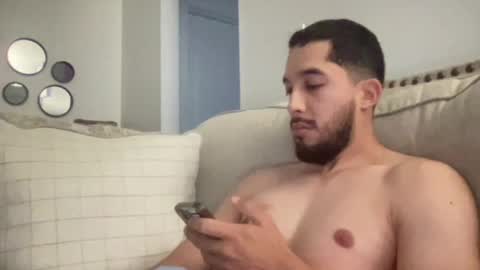 papicubano_guapo23cm online show from April 27, 11:51 am