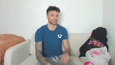 Snapshot of papijakey chatting on March 4, 2:27 am  -- New Videos Down Below online show from March 4, 2:27 am